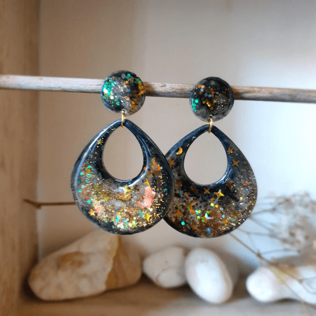 Grandes boucles GAÏA stardust, effet opale noire 