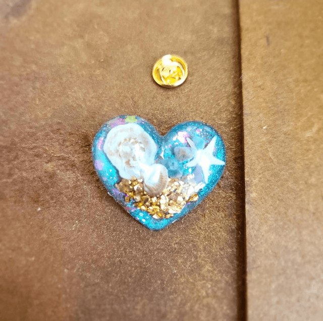Grand pin's coeur sacré 